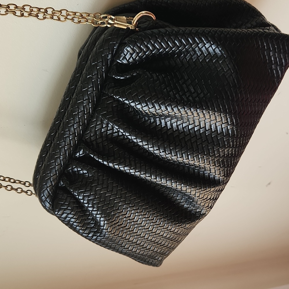 Woven Embossed Vegan Leather Chain‎ Purse